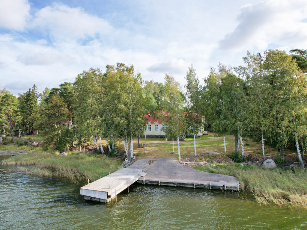 Ringborg från sjön
